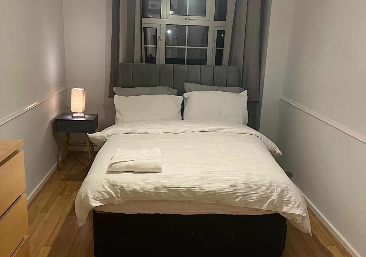 Lovely 2 Bedroom Apartment With Parking Space Londres Extérieur photo